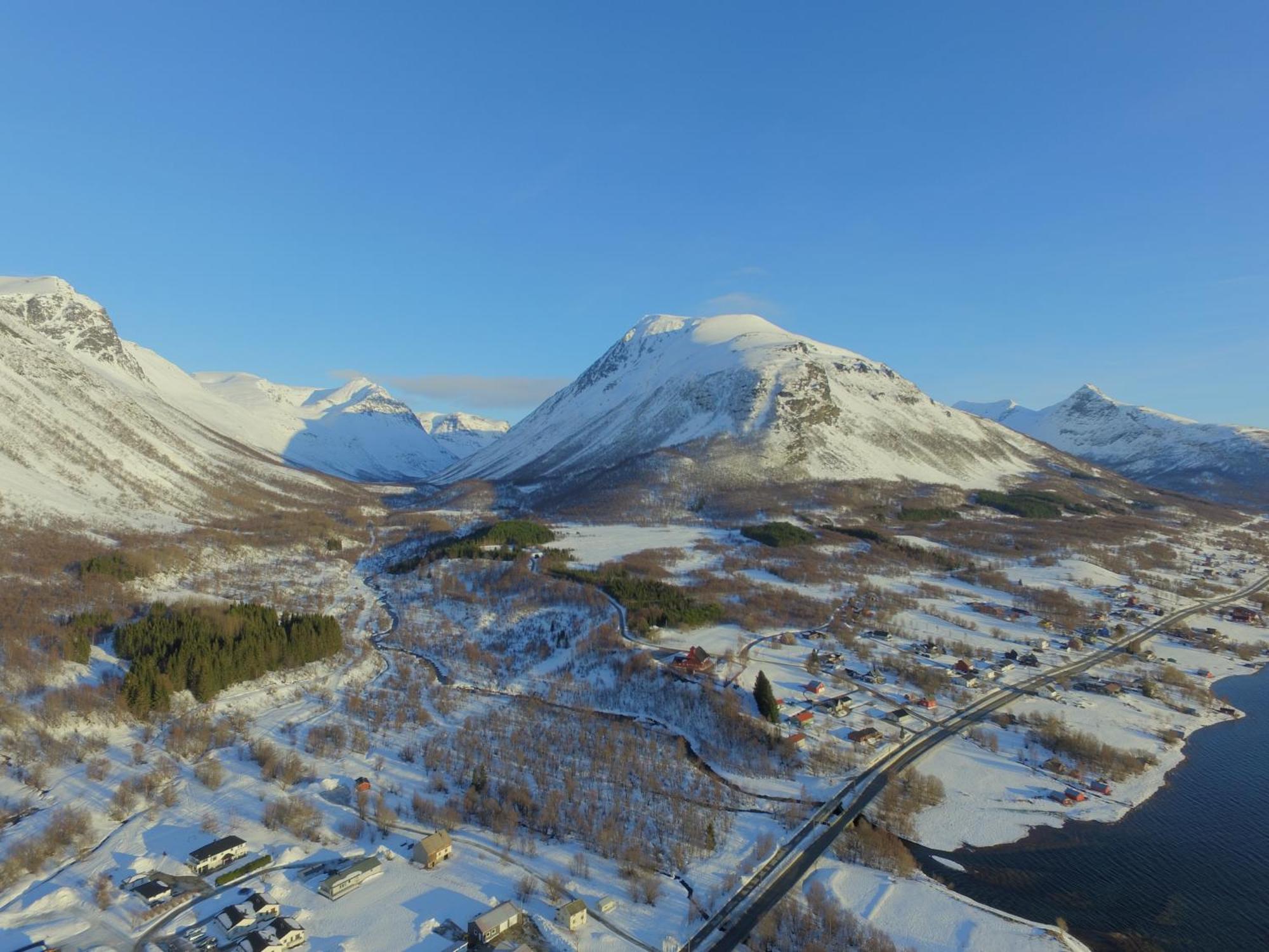 Alpan Apartments, Lyngenfjord Olderdalen Exterior photo